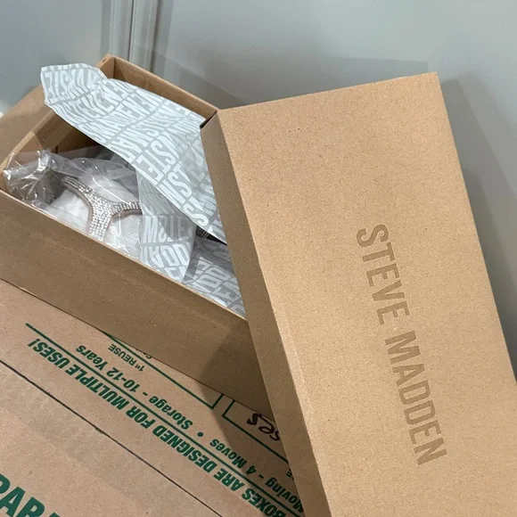 NWT Steve Madden Silver Rhinestone Sandals Nickel - Picture 4 of 5